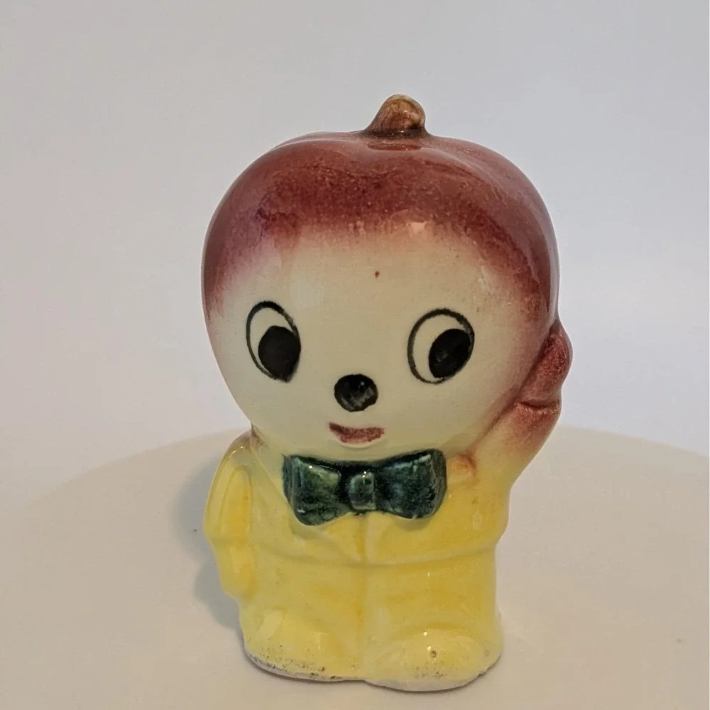 Vintage Vegetable Head People Anthropomorphic Salt And Pepper Apple Onion